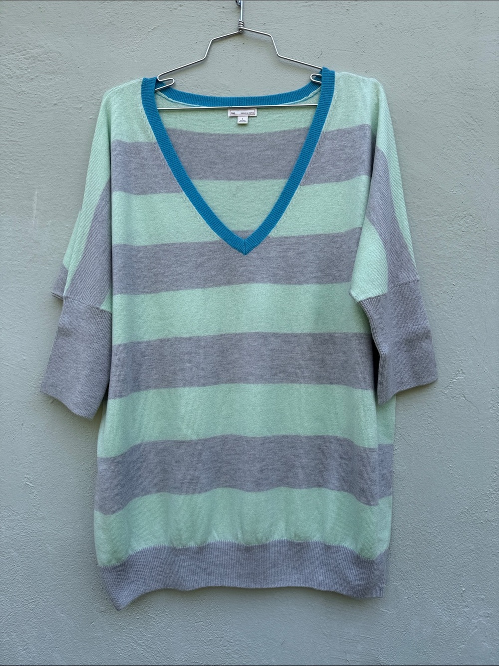 Gap Striped V-Neck Women’s Sweater in Mint and Gray